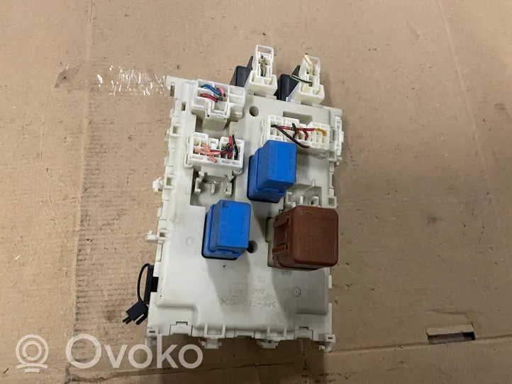 Nissan Primera Module de fusibles 24350AV700