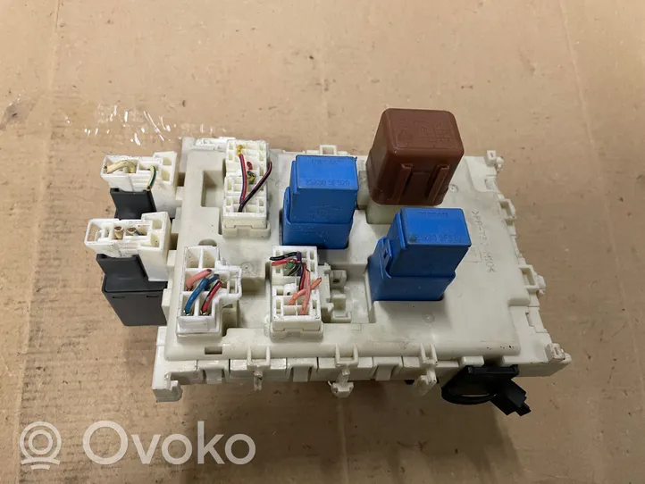 Nissan Primera Module de fusibles 24350AV700