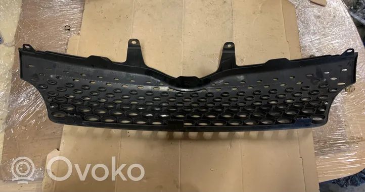 Toyota Yaris Verso Grille calandre supérieure de pare-chocs avant 5311152060