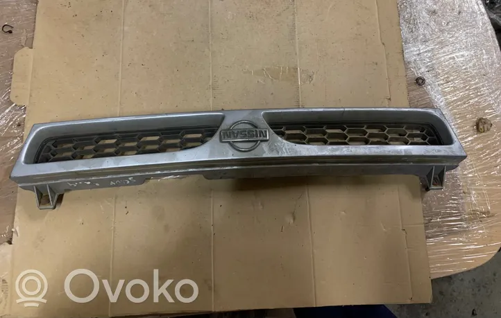 Nissan Sunny Grille de calandre avant 6231050000