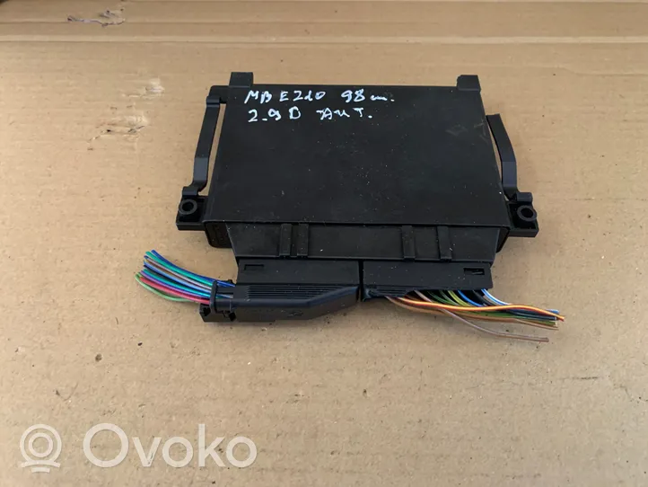 Mercedes-Benz E W210 Module de contrôle de boîte de vitesses ECU A0215451132