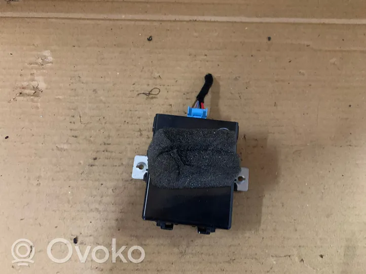 Volvo S40, V40 Oven keskuslukituksen ohjausyksikön moduuli 30857627