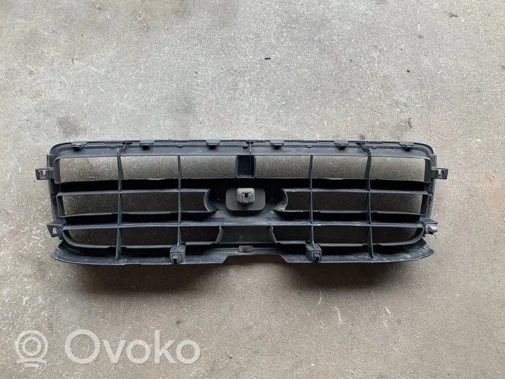 Subaru Forester SG Grille de calandre avant 122SA070