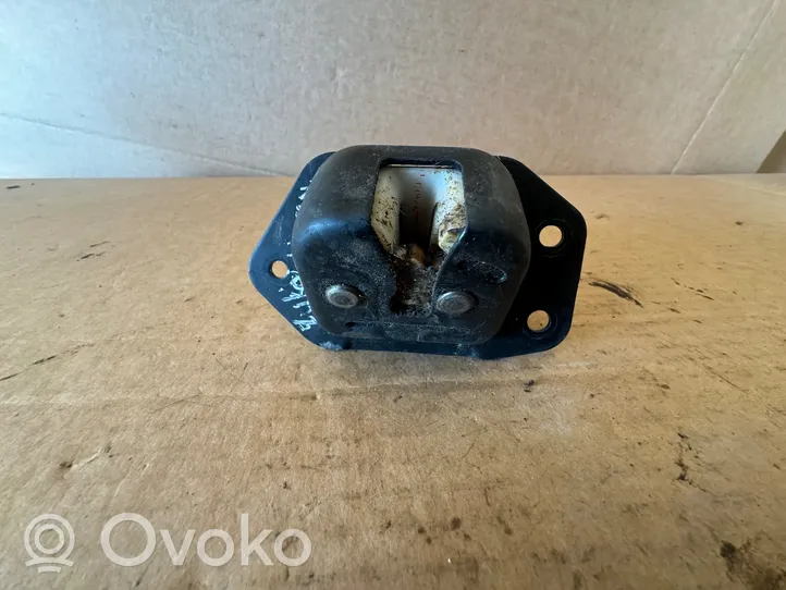 Nissan Juke I F15 Loading door lock 