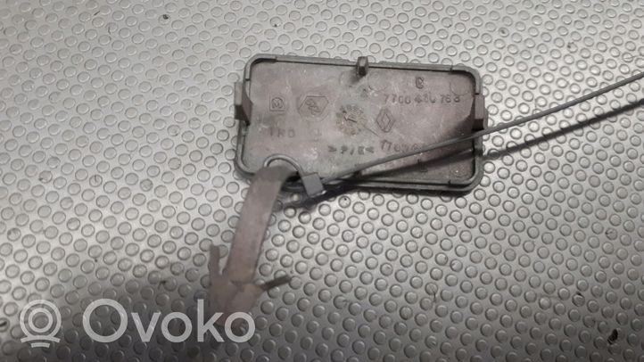 Renault Clio II Zaślepka haka holowniczego zderzaka tylnego 7700410763