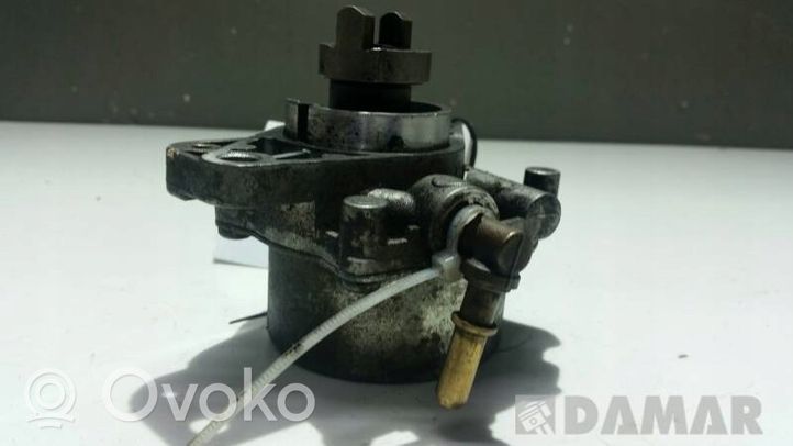 Opel Corsa C Vacuum pump 72902400E