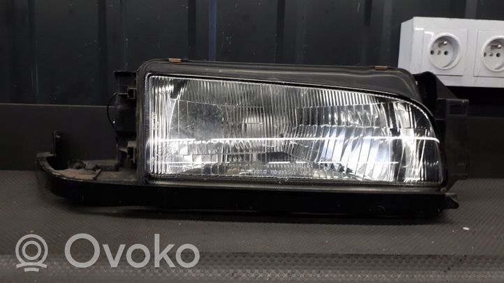 Mazda 323 Lampa przednia 11061301