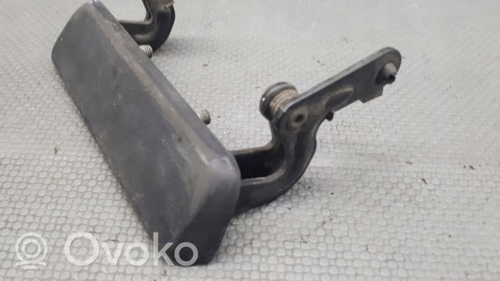 Opel Kadett E Etuoven ulkokahva 