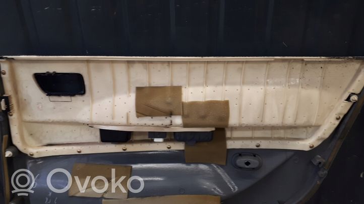 Mitsubishi Space Wagon Apmušimas galinių durų (obšifke) 