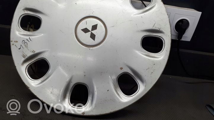 Mitsubishi Colt R13 wheel hub/cap/trim 