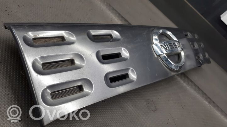 Nissan Cube Z12 Grille calandre supérieure de pare-chocs avant 620721FA0A