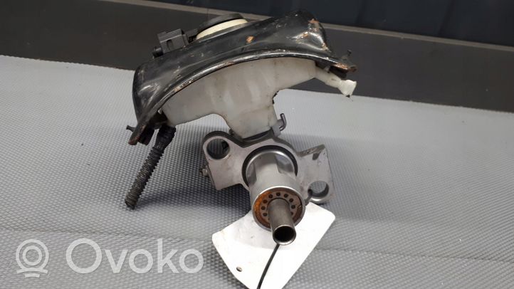 Audi A5 8T 8F Główny cylinder hamulca 8k0011367