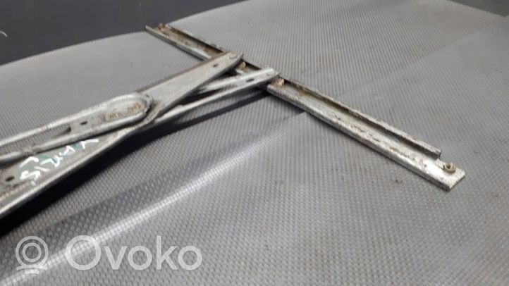 Toyota Yaris Elektryczny podnośnik szyby drzwi przednich 106282XXX