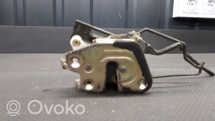 Hyundai Lantra II Front door lock 