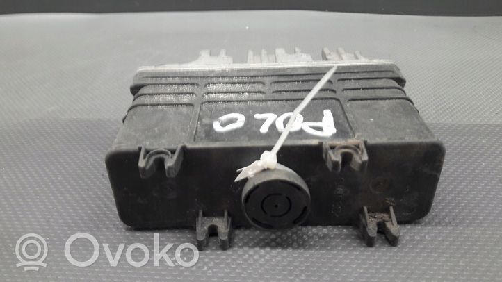 Volkswagen Polo III 6N 6N2 6NF Calculateur moteur ECU 0261200796