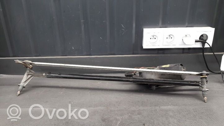 BMW 7 E23 Front wiper linkage and motor 1373187