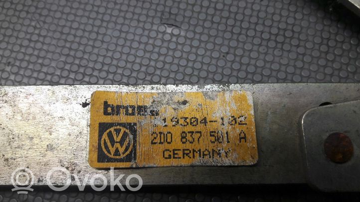 Volkswagen II LT Manualny podnośnik szyby drzwi przednich 2D0837501A