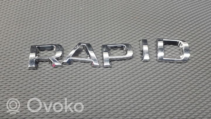 Skoda Rapid (NH) Logo, emblème de fabricant 