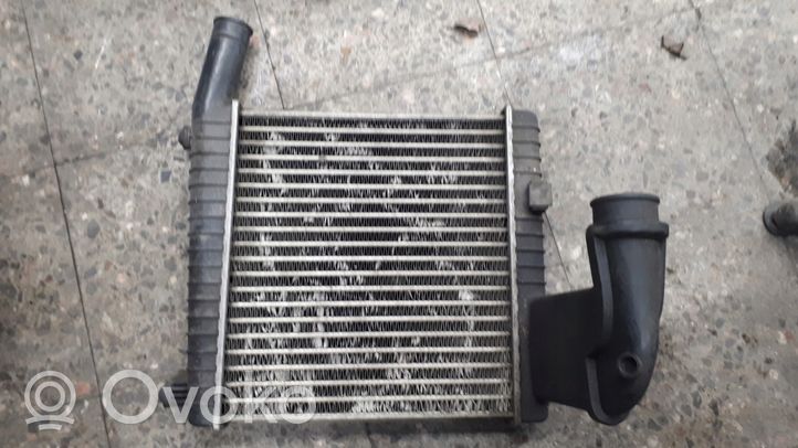 Volvo 440 Chłodnica powietrza doładowującego / Intercooler 257980