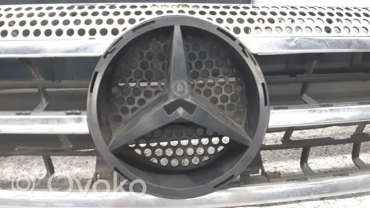 Mercedes-Benz ML W163 Atrapa chłodnicy / Grill 1638800985