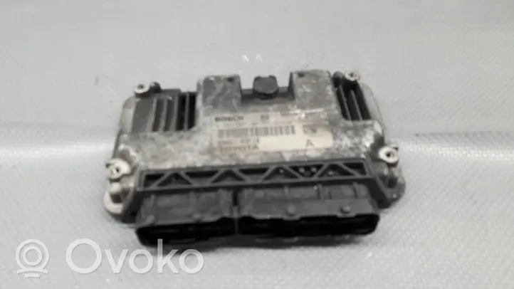 Toyota Yaris Unité de commande, module ECU de moteur 0261S07104