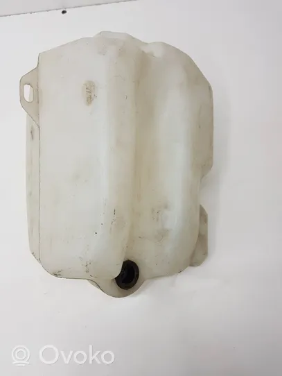 Renault Megane II Windshield washer fluid reservoir/tank 8200104705