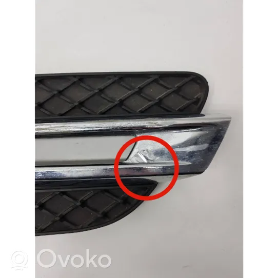 Mercedes-Benz ML W166 Pretmiglas luktura dekoratīvais režģis A1668200756