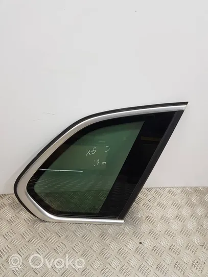 BMW X5 E70 Rear side window/glass 10718717