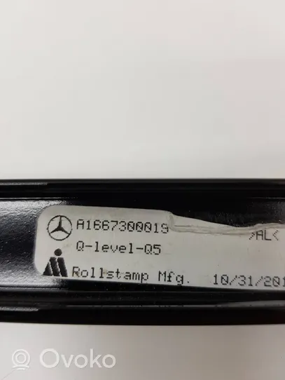 Mercedes-Benz ML W166 Listón embellecedor de la puerta delantera (moldura) A1667300019