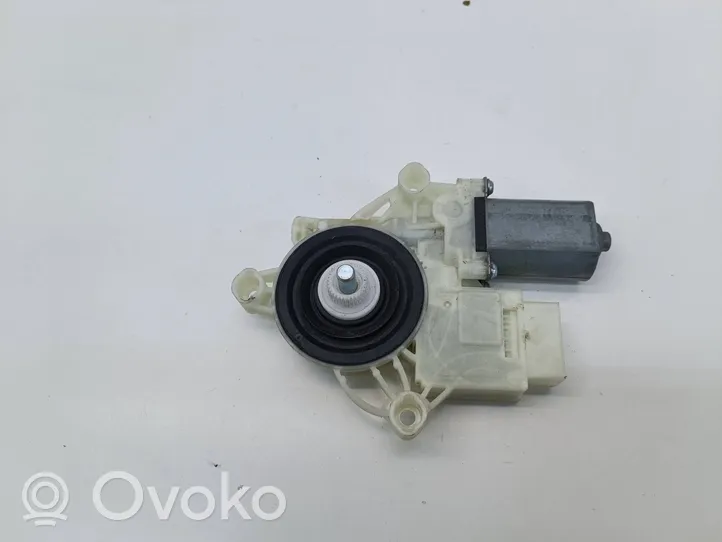 BMW X5 G05 Galinis varikliukas langų pakėlėjo 9479074