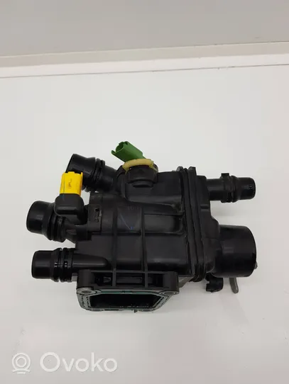 Peugeot 208 Boîtier de thermostat / thermostat 9812131480