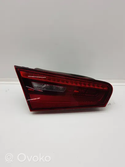 Audi A3 S3 8V Lampy tylnej klapy bagażnika 8V3945093B