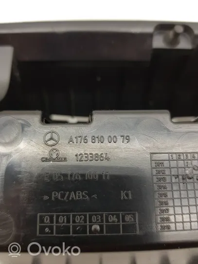 Mercedes-Benz A W176 Aschenbecher vorne A1768100079