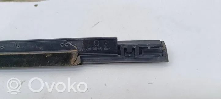 Peugeot 208 Verkleidung Türfenster Türscheibe vorne 9823196480