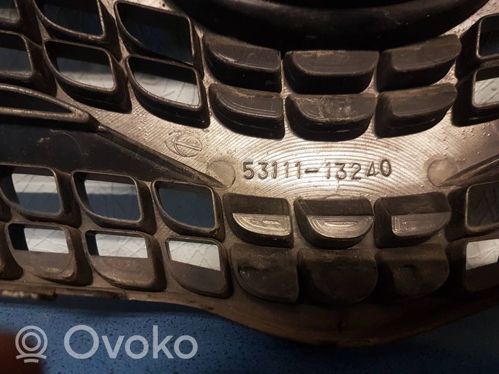 Toyota Corolla Verso E121 Grille de calandre avant 5311013240