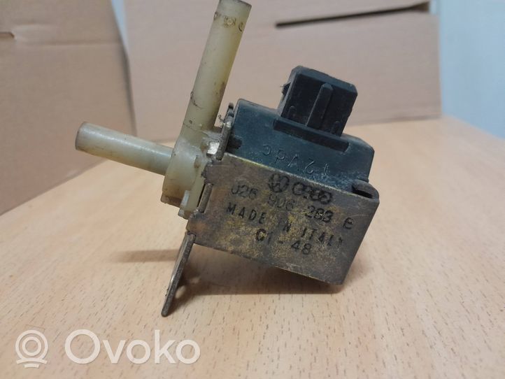 Audi 80 90 B3 Turbolader Druckwandler Magnetventil 026906283B