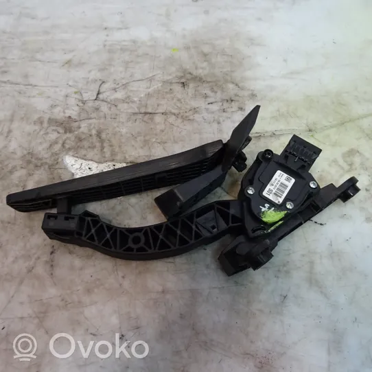 Hyundai Elantra Accelerator throttle pedal 82700-3XXX