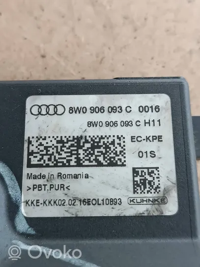 Audi A4 S4 B9 Polttoainepumpun rele 8W0906093C