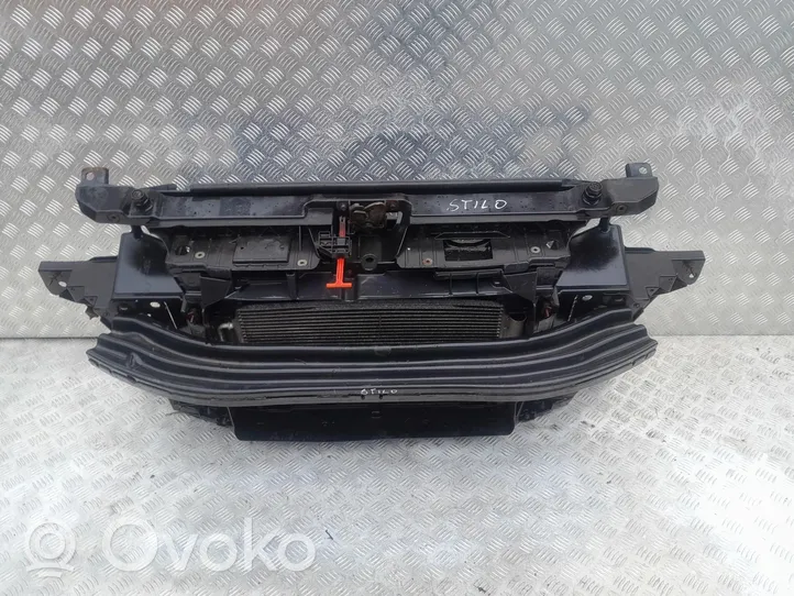 Fiat Stilo Jäähdyttimen kehyksen suojapaneeli 837900600