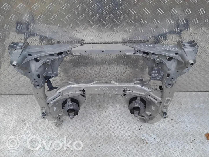 BMW 5 G30 G31 Belka osi tylnej 6859493