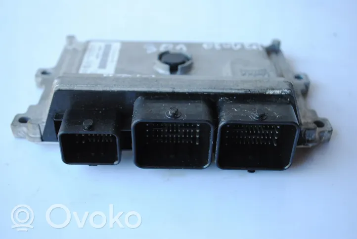 Peugeot 301 Komputer / Sterownik ECU silnika 9806713880