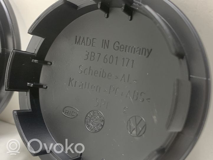 Volkswagen Bora Gamyklinis rato centrinės skylės dangtelis (-iai) 3B7601171