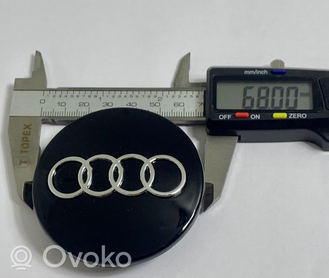 Audi Q3 8U Rūpnīcas varianta diska centra vāciņš (-i) 8D0601170