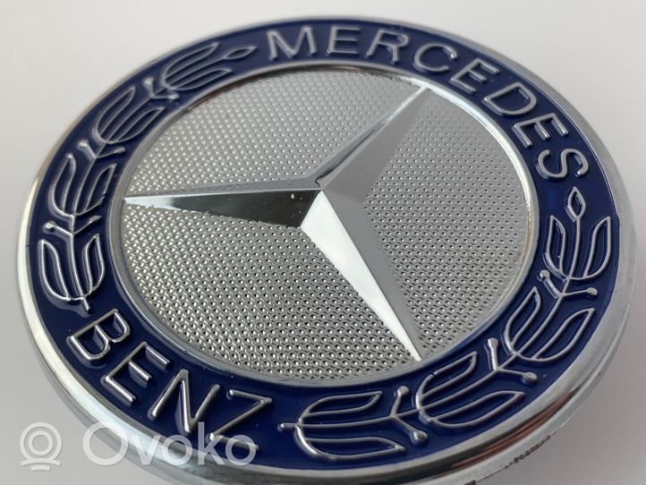 Mercedes-Benz C W204 Manufacturer badge logo/emblem 2048170616