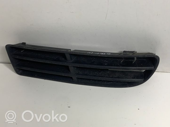 Volkswagen Golf IV Front fog light trim/grill 1J5853665A