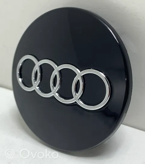 Audi Q7 4L Заводская крышка (крышки) от центрального отверстия колеса 8D0601170