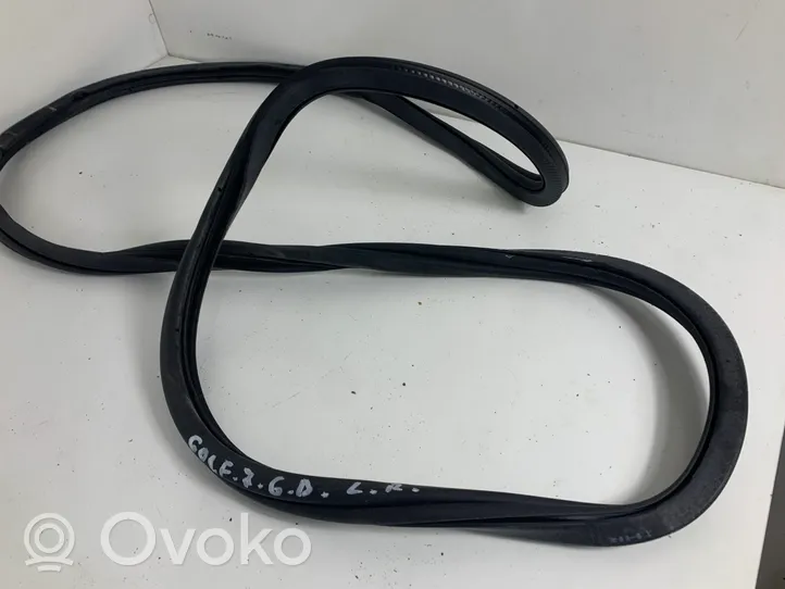 Volkswagen Golf VII Rear door rubber seal (on body) 5G9867914