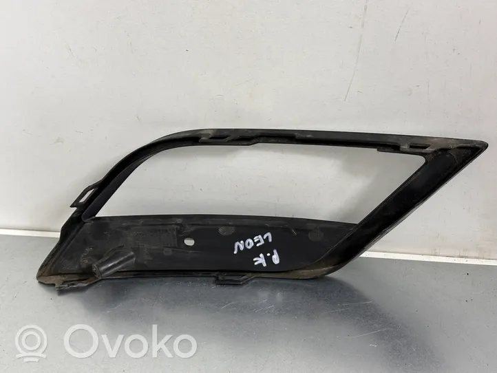 Seat Leon (5F) Moldura/rejilla de la luz antiniebla delantera 5F0853666A