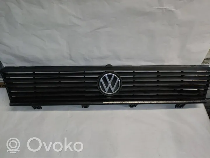 Volkswagen PASSAT B2 Grille calandre supérieure de pare-chocs avant 321853653k