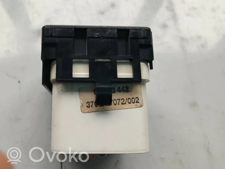 Opel Kadett E Monitori/näyttö/pieni näyttö 90243442